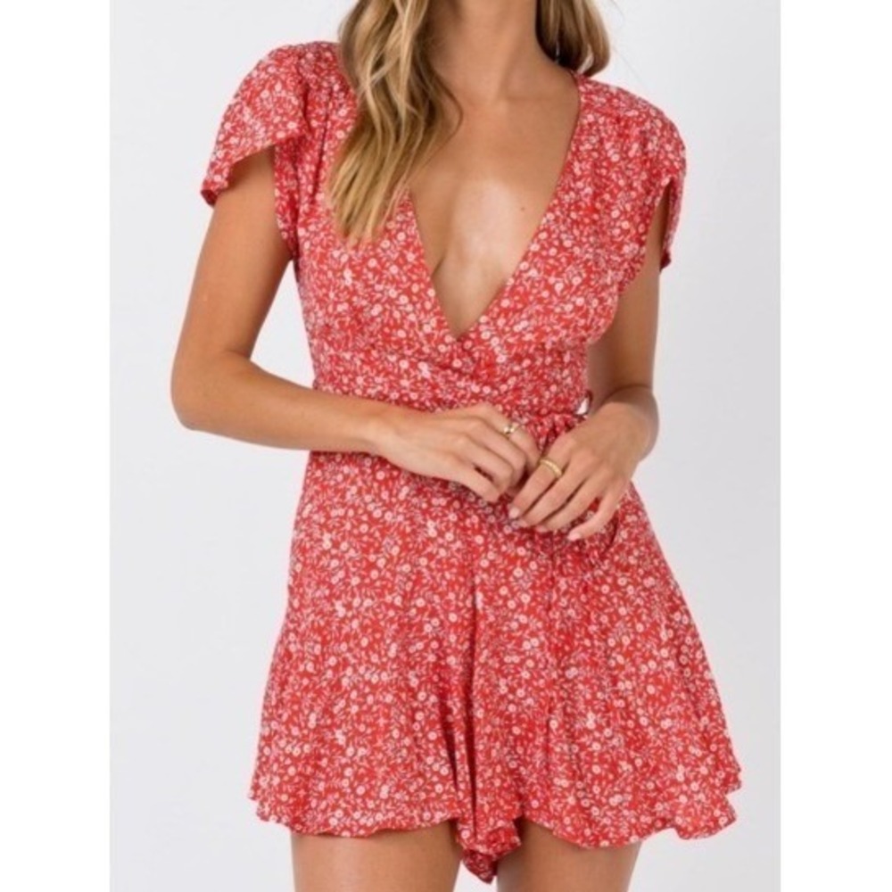 Princess Polly Icona Romper Red Ditsy Floral Mini Plunging Flutter Sleeve Size 6